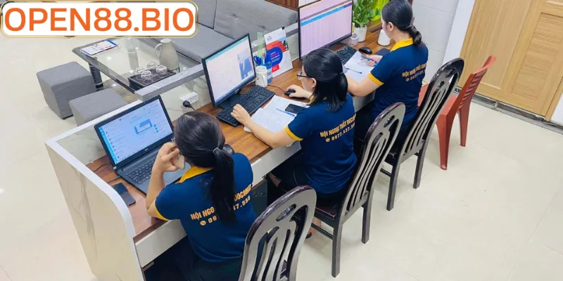 Hướng dẫn Open88: Cẩm nang toàn tập cho người chơi mới Đội ngũ hỗ trợ Open88 giải đáp thắc mắc 24/7